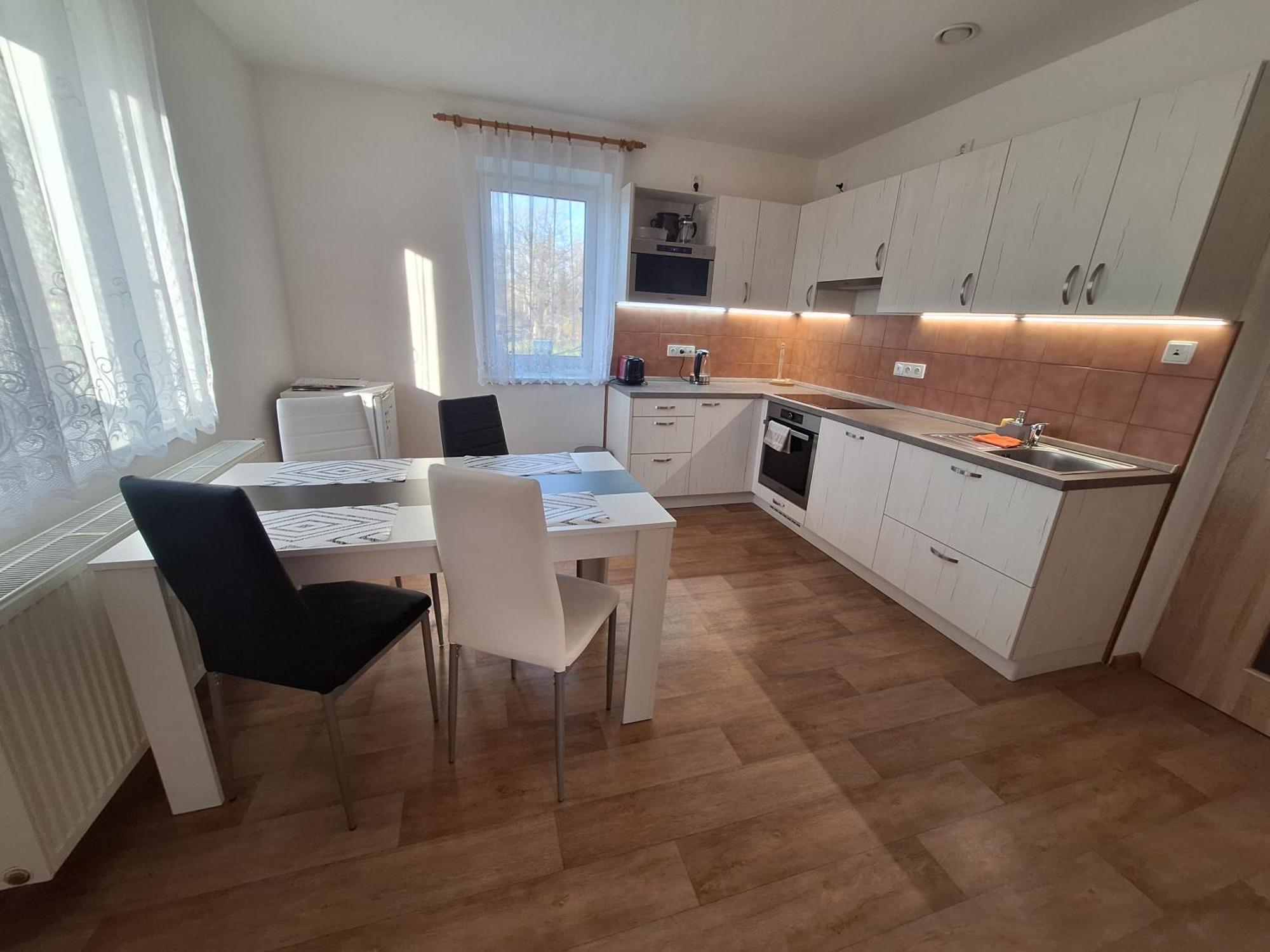 Pod Chlumem - Utulny Byt V Blizkosti Centra Decin Extérieur photo