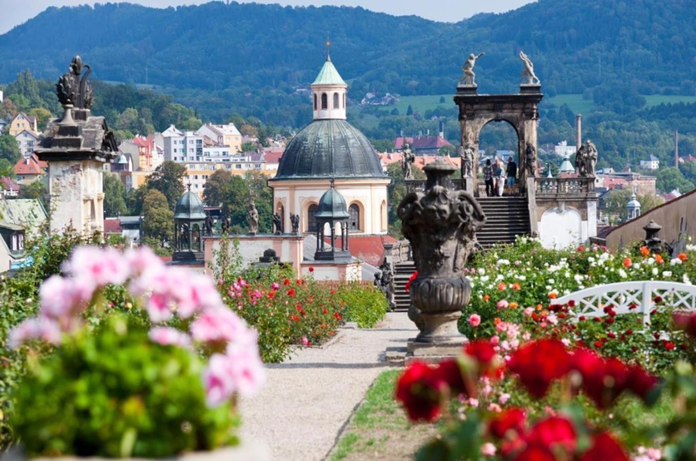 Pod Chlumem - Utulny Byt V Blizkosti Centra Decin Extérieur photo